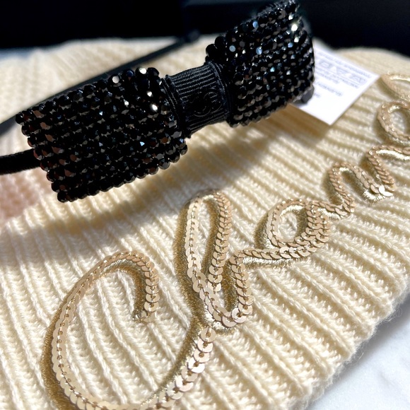 Princess alert! 22A Chanel Black Sequin Beads Headband - Picture 3 of 5